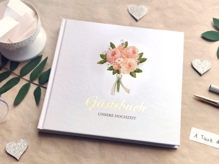 Gästebuch mit Illustration Silke Leffler für Blogpost 5 Ideen für dein Hochzeitsgästebuch vom Grätzverlag